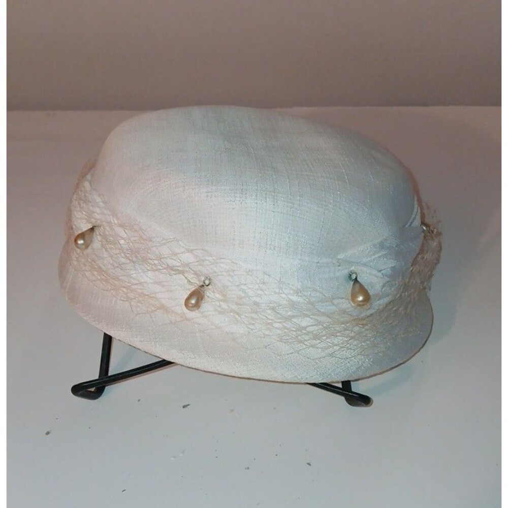 Vintage cream colored hat by Paige Hats